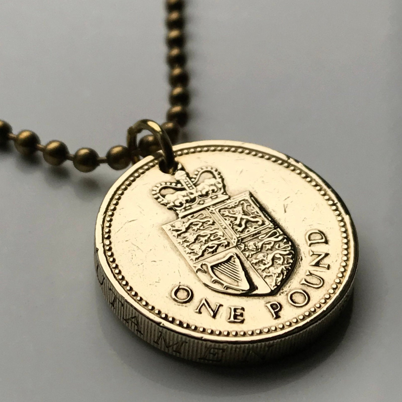 1988 United Kingdom 1 £ coin pendant British royal arms England Scotland n001683