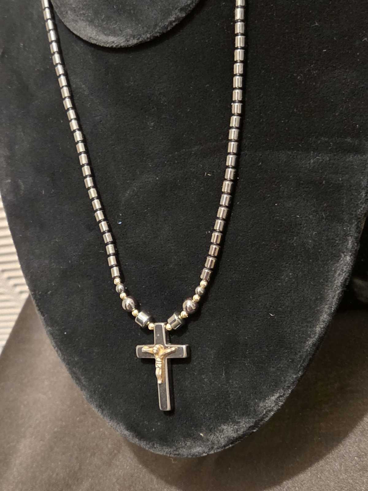 HEMATITE BEADED NECKLACE & RELIGIOUS CROSS – 17″ – TK4