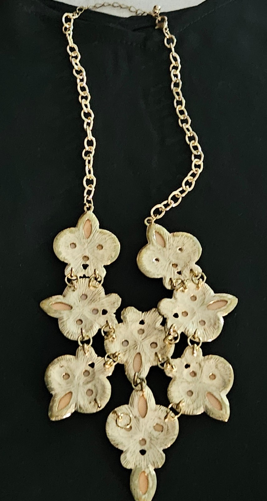 Peach Cabochon White Bead Floral Drop V-Shaped Bib Necklace 14 Inch
