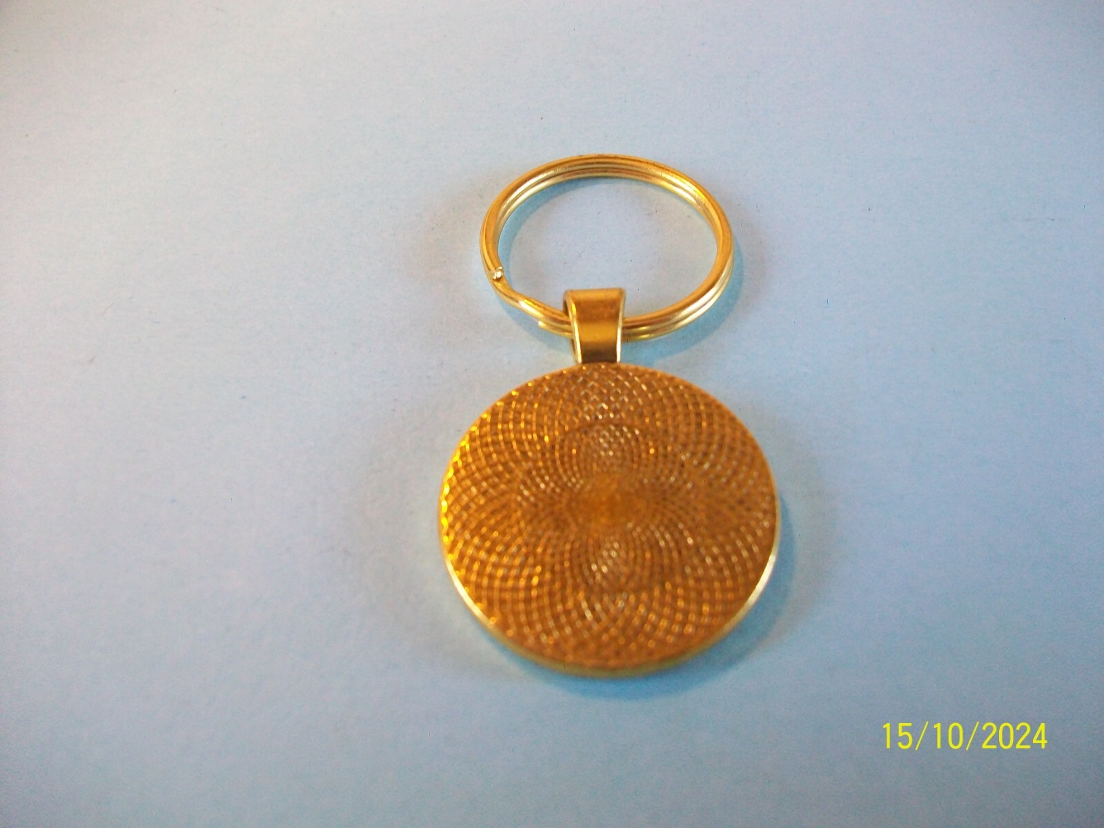 TWENTY (20) PENCE COIN – GOLD CASED PENDANT KEYRING- 1982 to 2008