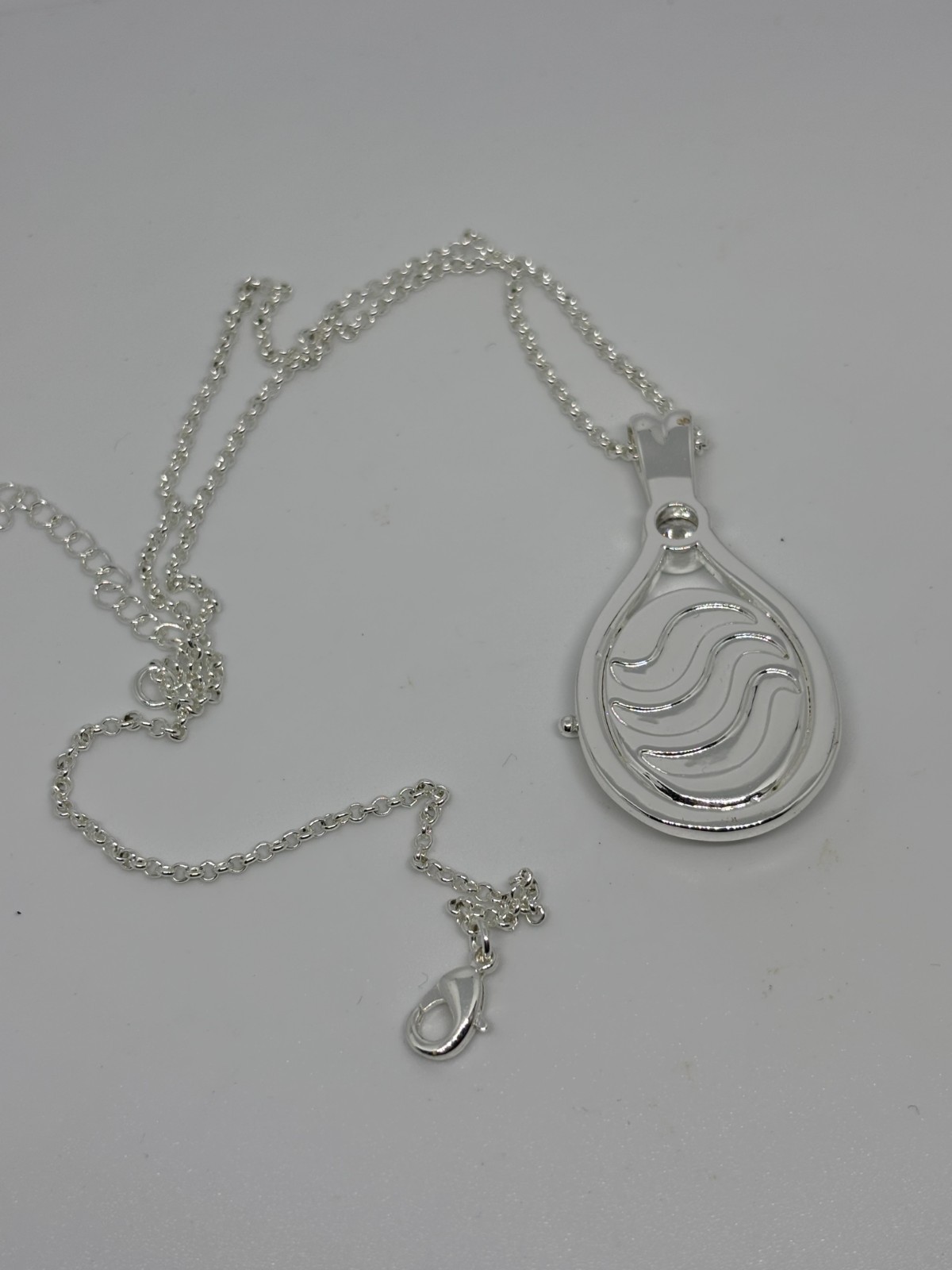 Silverplated H2O Just Add Water Mako Mermaids Necklace Pendant Locket Charm 16″