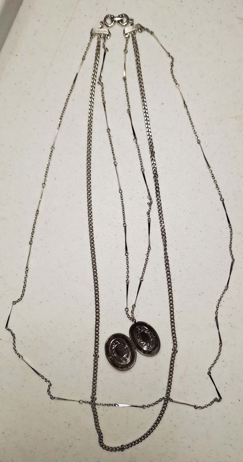 Stylish Layered Chain Necklace w/Locket, 3 Strands 20″, 28″, 32″, Silver-Tone