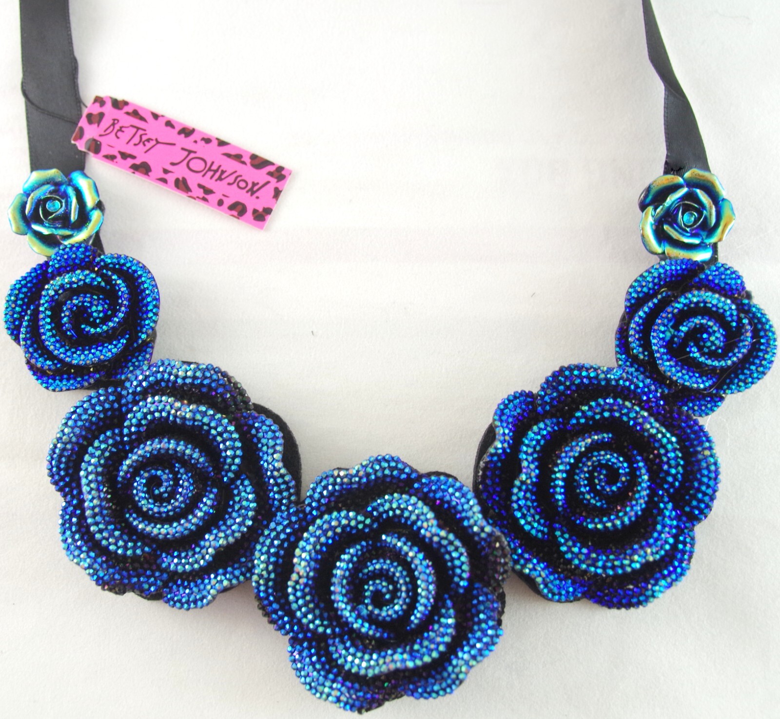 Pretty! BETSEY JOHNSON BLUE AB FACETED 3D ROSE FLOWER RIBBON TIE BIB NECKLACE