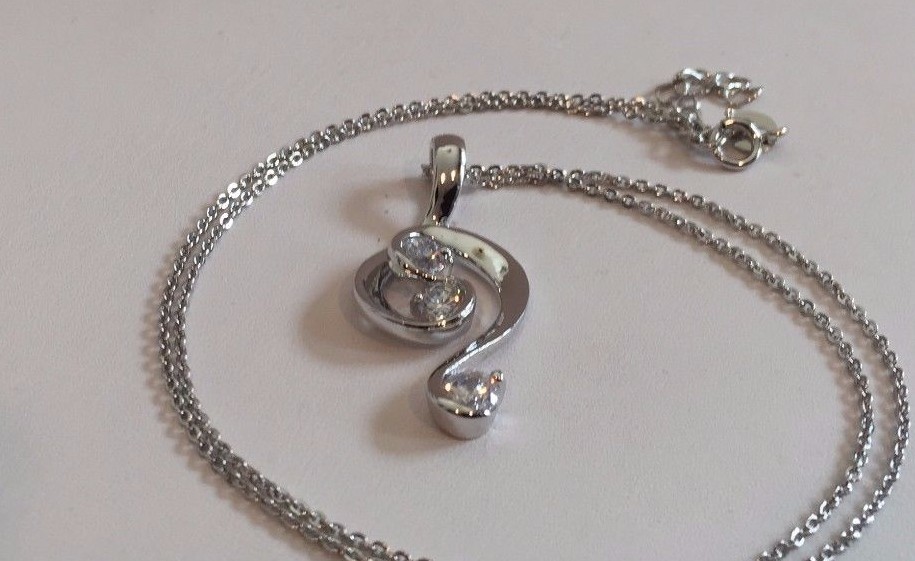 925 STERLING SILVER WAVE SHAPE 3 STONE PENDANT NECKLACE1 CT LAB CREATED DIAMOND