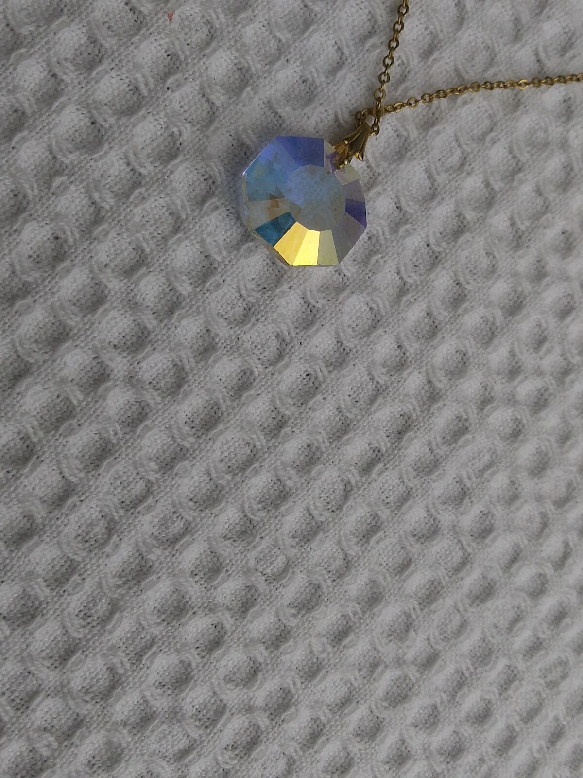 Costume Necklace With White/Colorless Stone