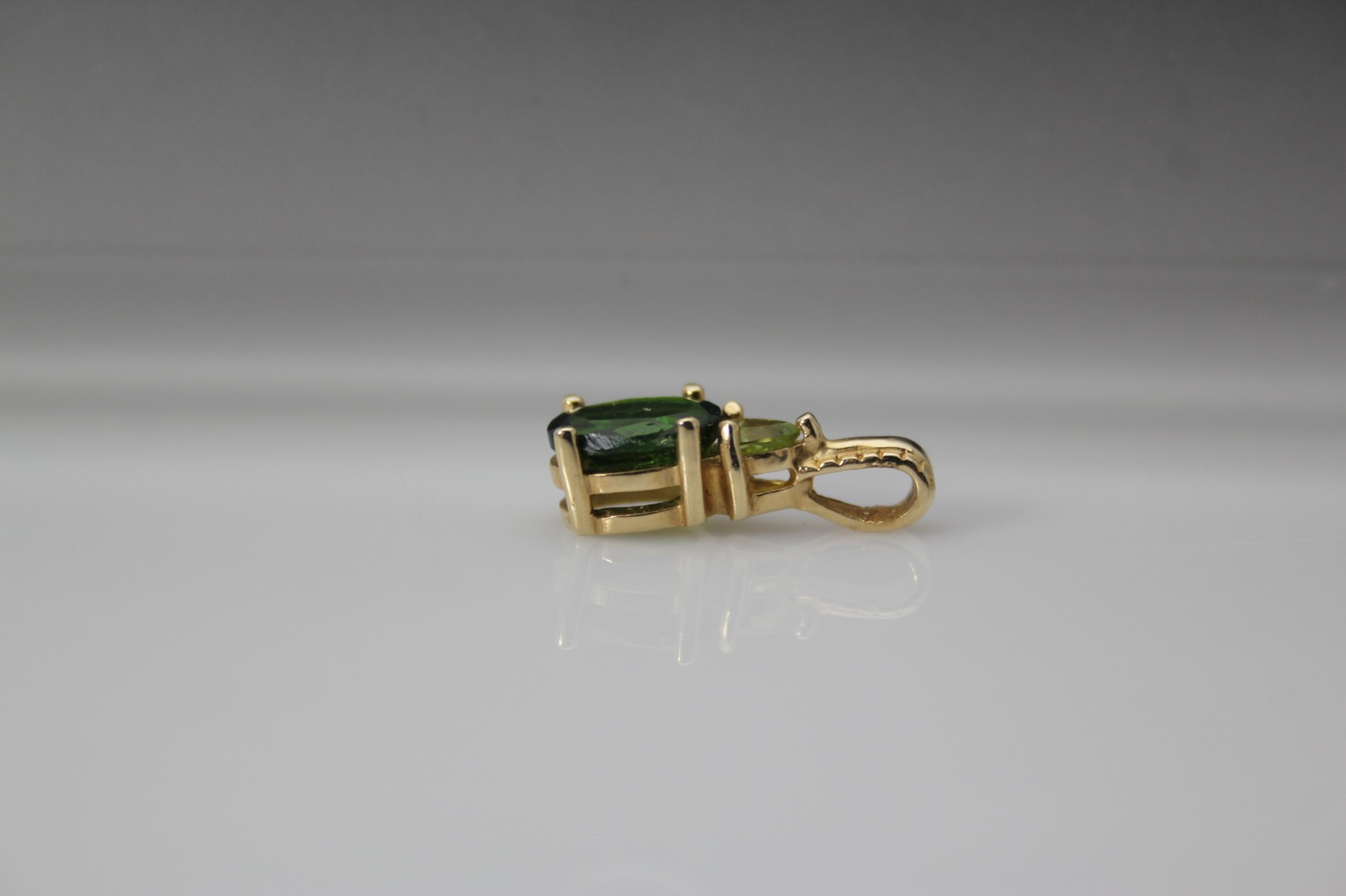 14K Gold Oval Green & Trillion Light Green Pendant 2.2 Grams (PEN10411)