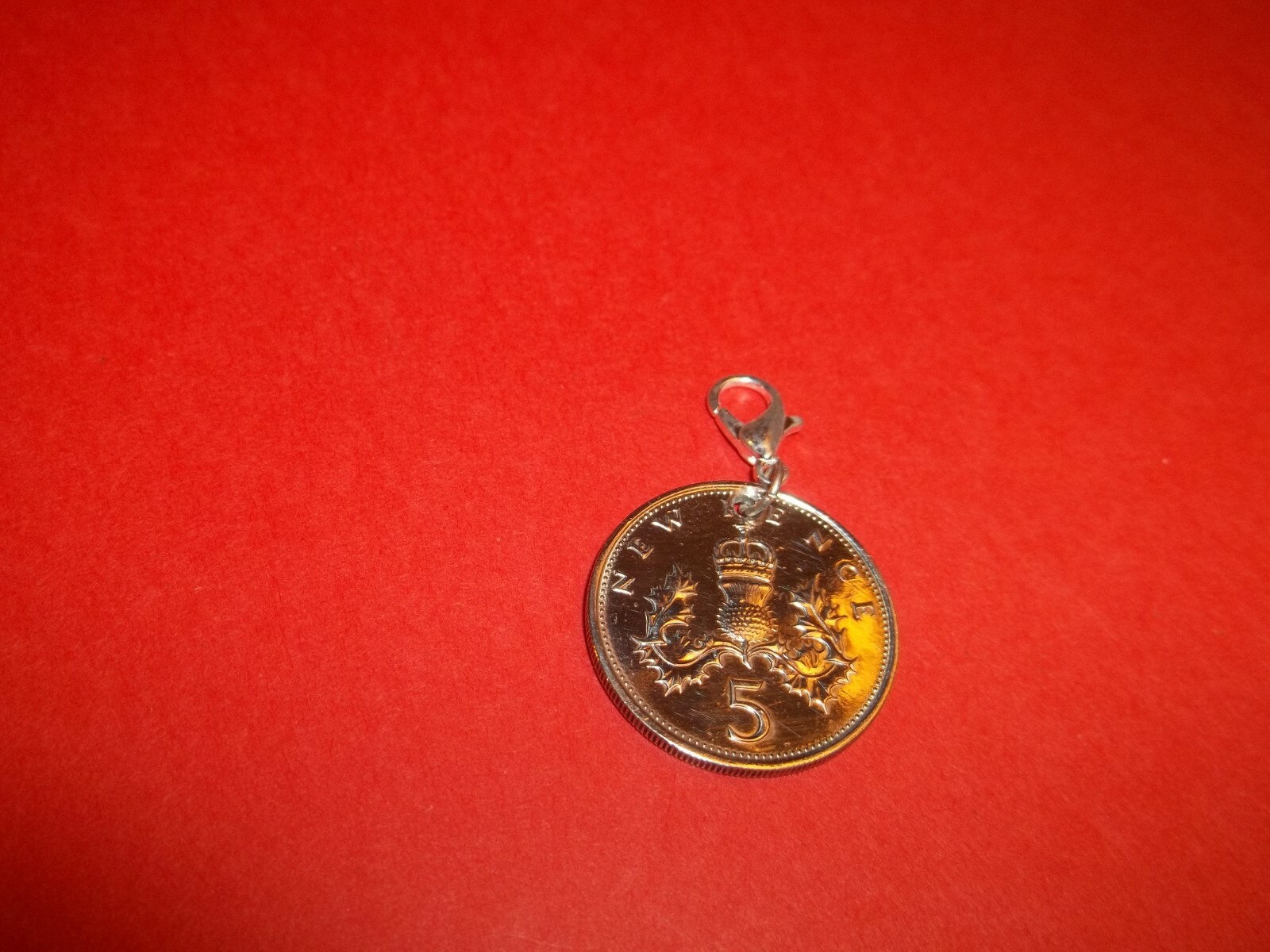 FIVE (5) PENCE COIN – HIGHLY POLISHED PENDANT / CHARM – 1968 to 1989