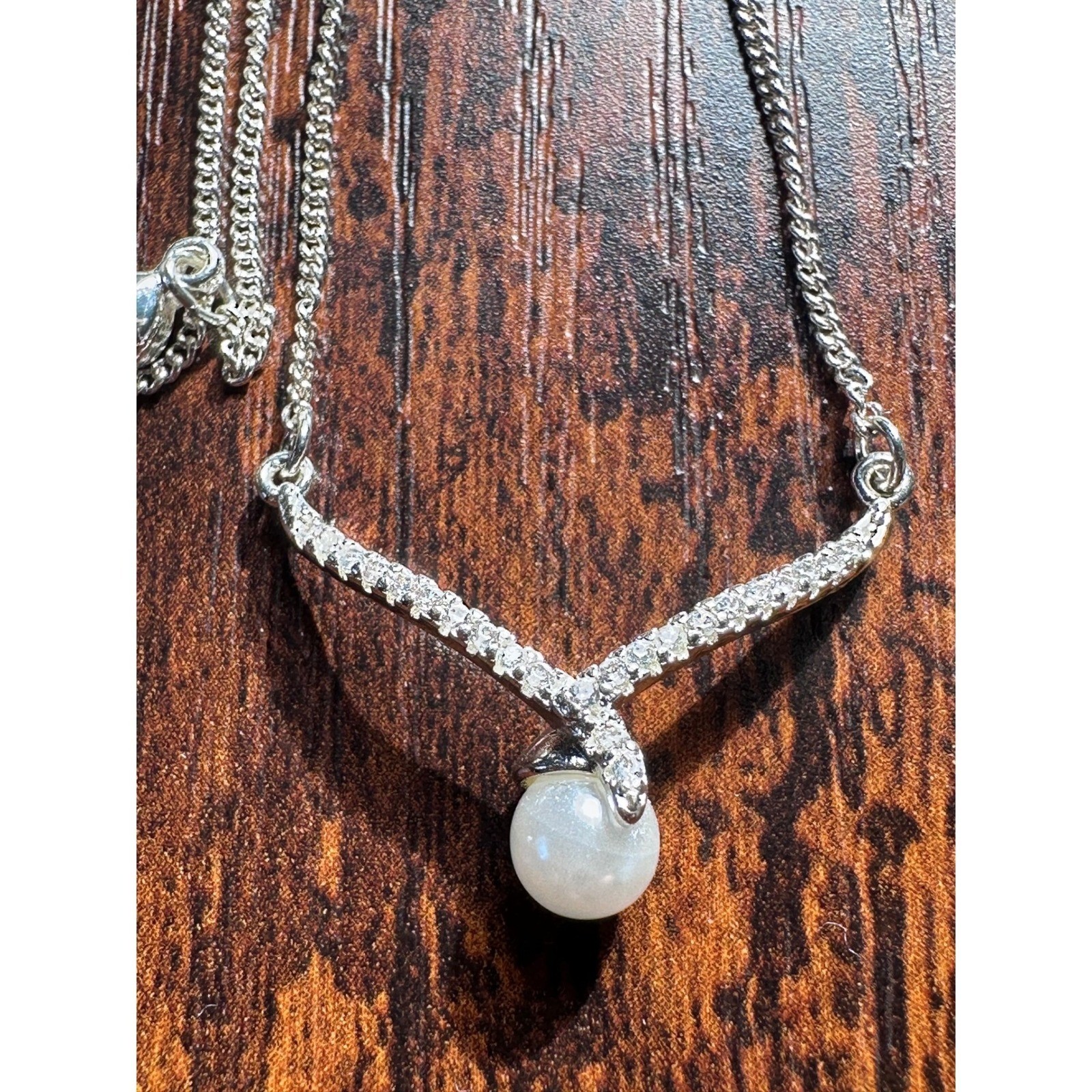 Austrian White Pearl Crystal V Chevron Pendant Necklace 17-20″ Chain