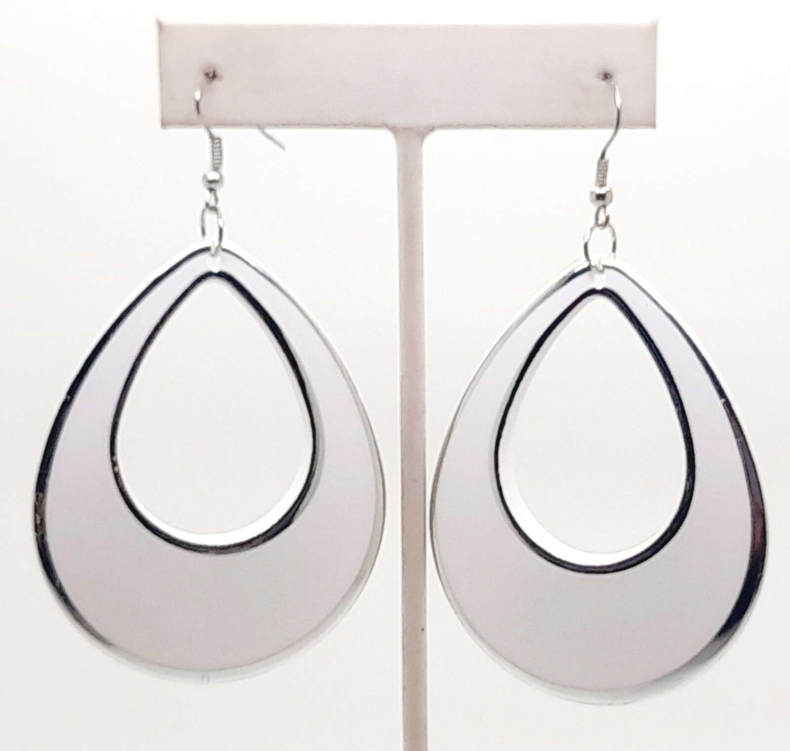 Thick size water drop shape White color Acrylic fashion dangle hoop Earrings