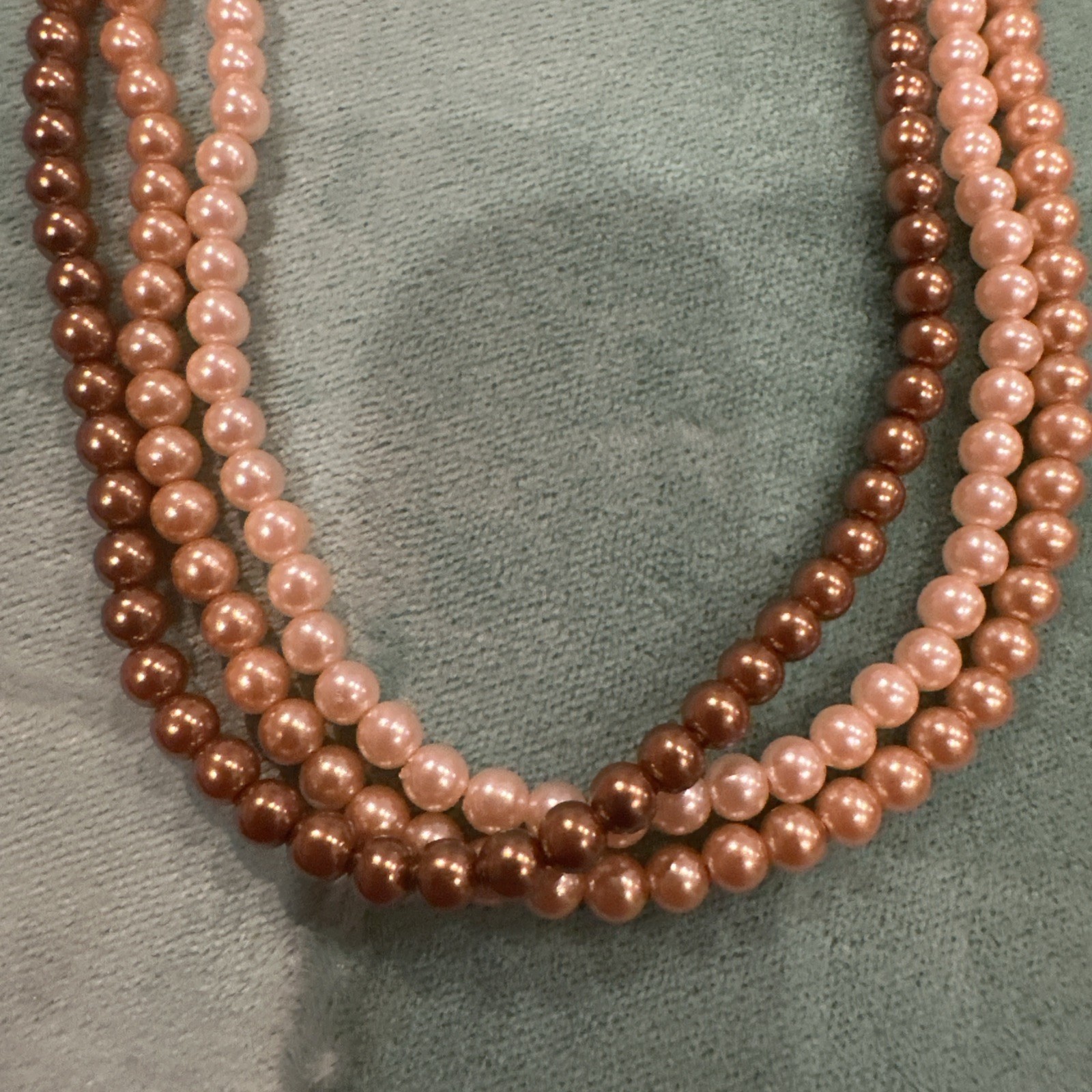 V Beautiful 18 Inches Pearl Necklace In 3 Colors for Women Fashion Jewelry