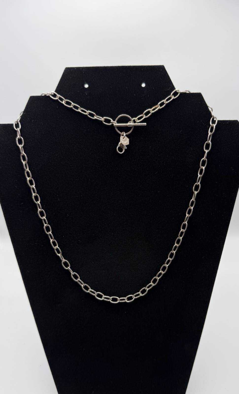 Silver-Tone Metal Oval Link Chain Necklace Lobster Clasp Adjustable 19-24 in