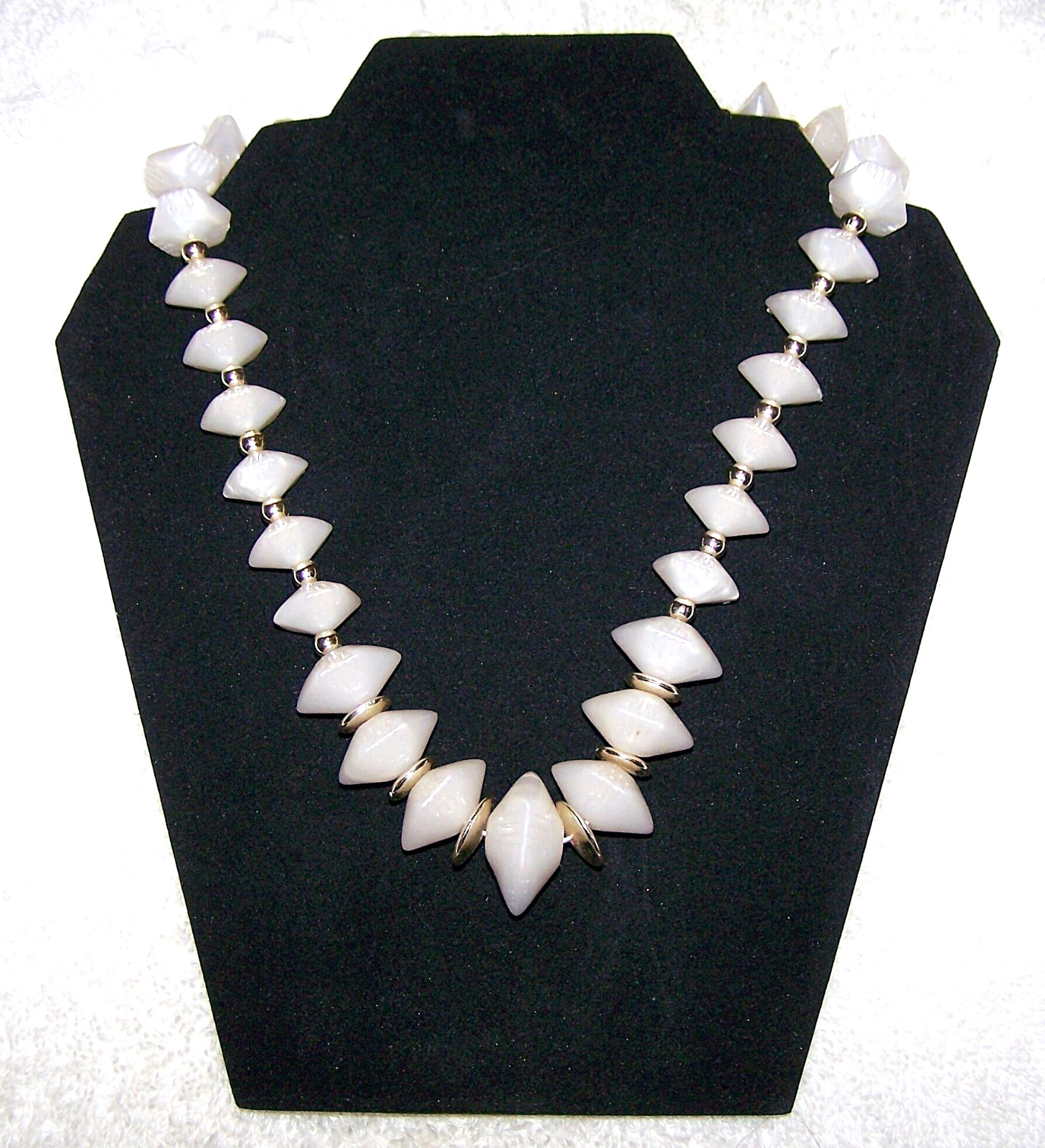 CLASSIC NECKLACE CHAIN CHOKER BEADS DECORATIVE WHITE GOLD TONE COSTUME ST VL-OS