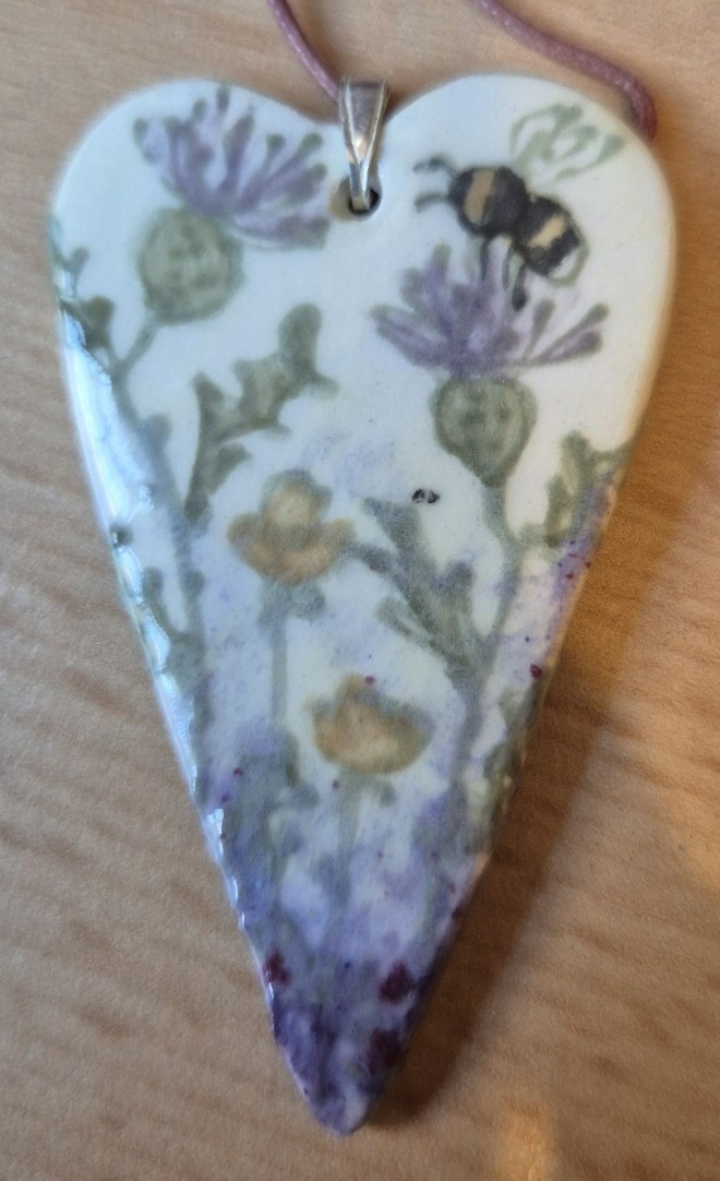 Thistle ceramic pendant – Hand Painted – height 6 cm – cord 46 cm