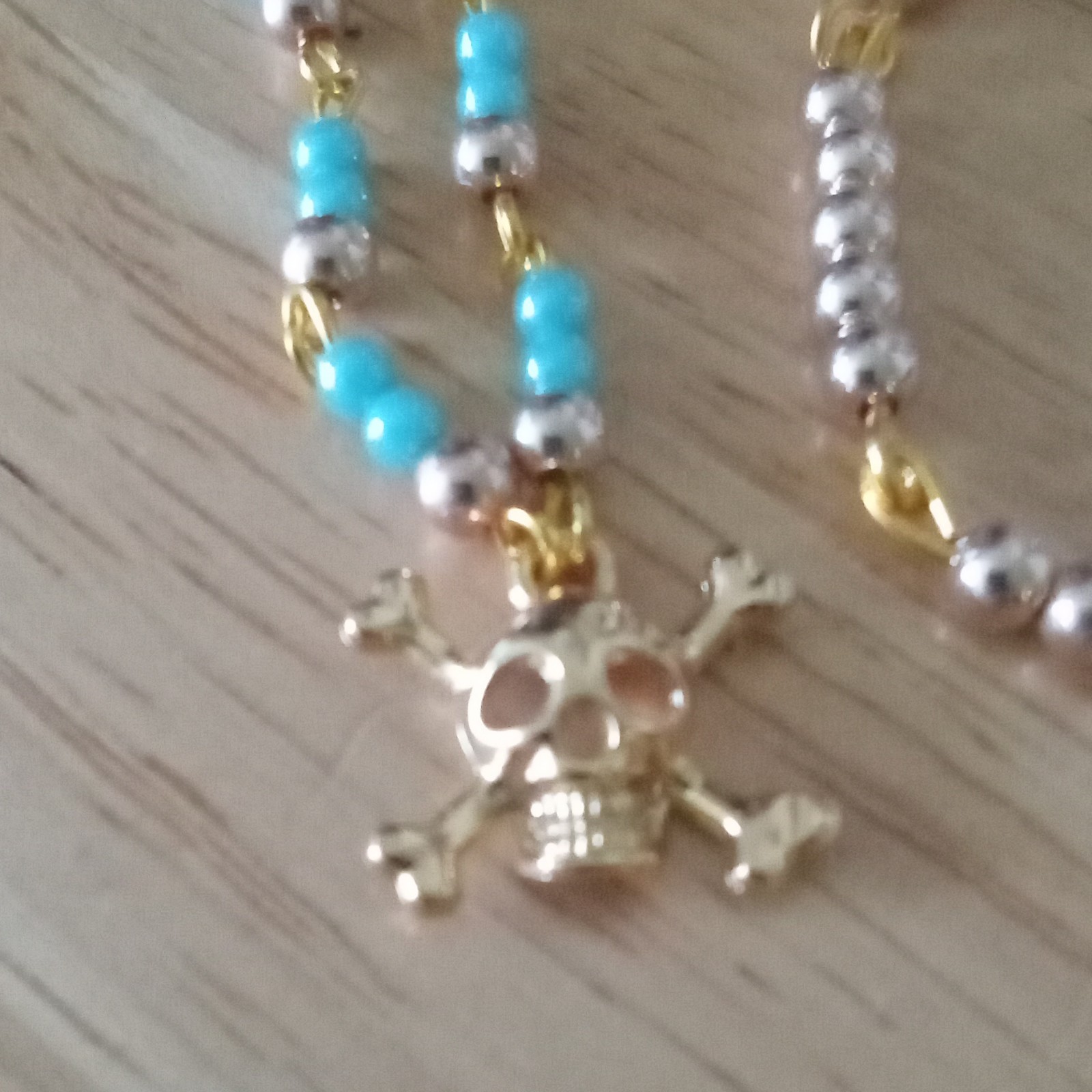 Blue & Silver Beaded Ball Chain Necklace Gold Tone Skull Charm Pendant