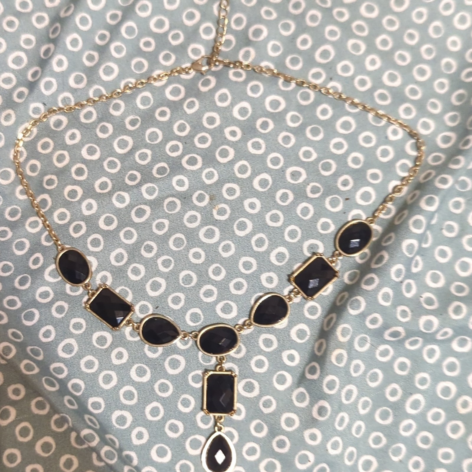 Gold Tone Oval Link Chain Necklace Black Faceted Teardrop Charm Adjustable