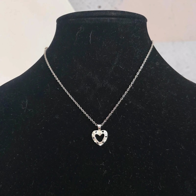 Delicate Crystal Open Heart Necklace – Silver Tone – 40–45cm Adjustable