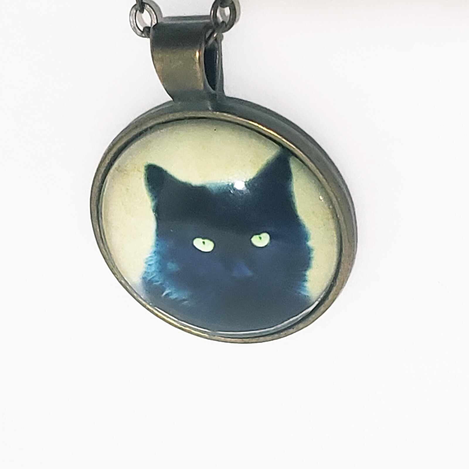 Black Cat Photo Circle Pendant Metal Chain Necklace 24″ Yellow Bronze