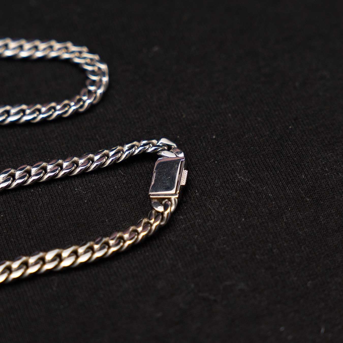 GLD Signature Cuban Chain White Gold 6mm 22” 14K White Gold Plated w Box