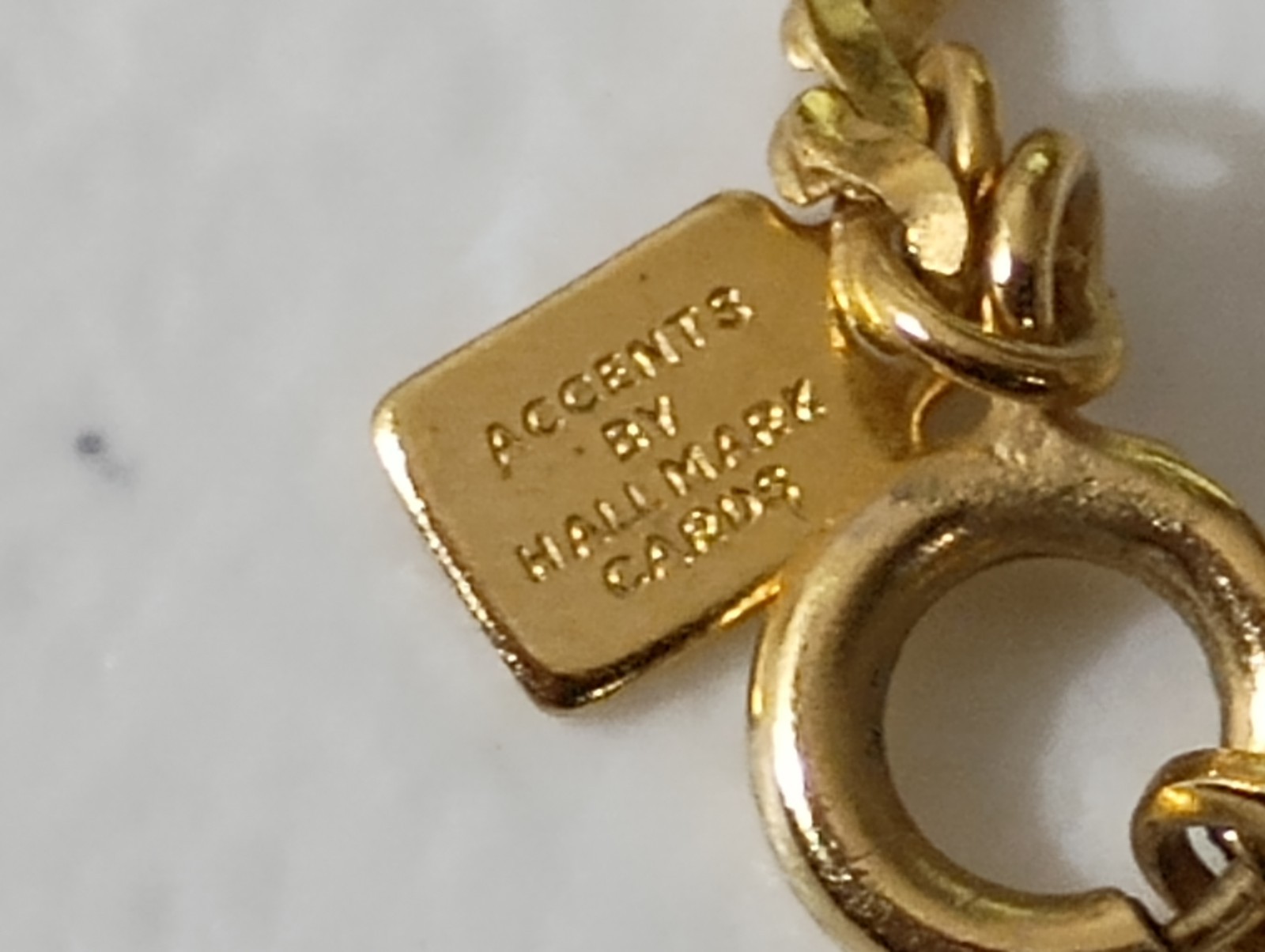 Accents by Hallmark Card Flawless Gold Tone Vine Chain Open Triangle Pendant 14″