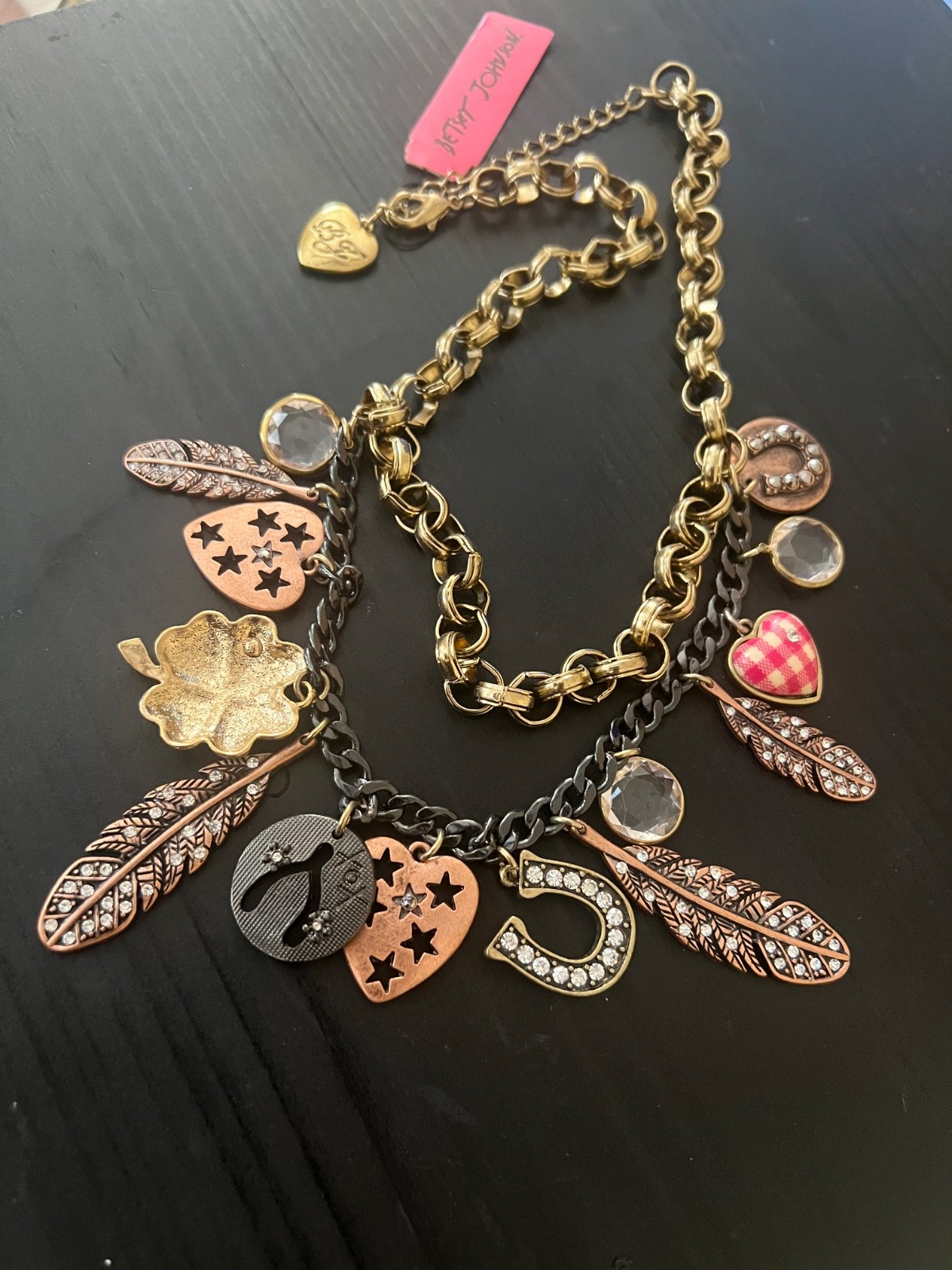 Betsey Johnson Horseshoe Leaves Charm Necklace – R2