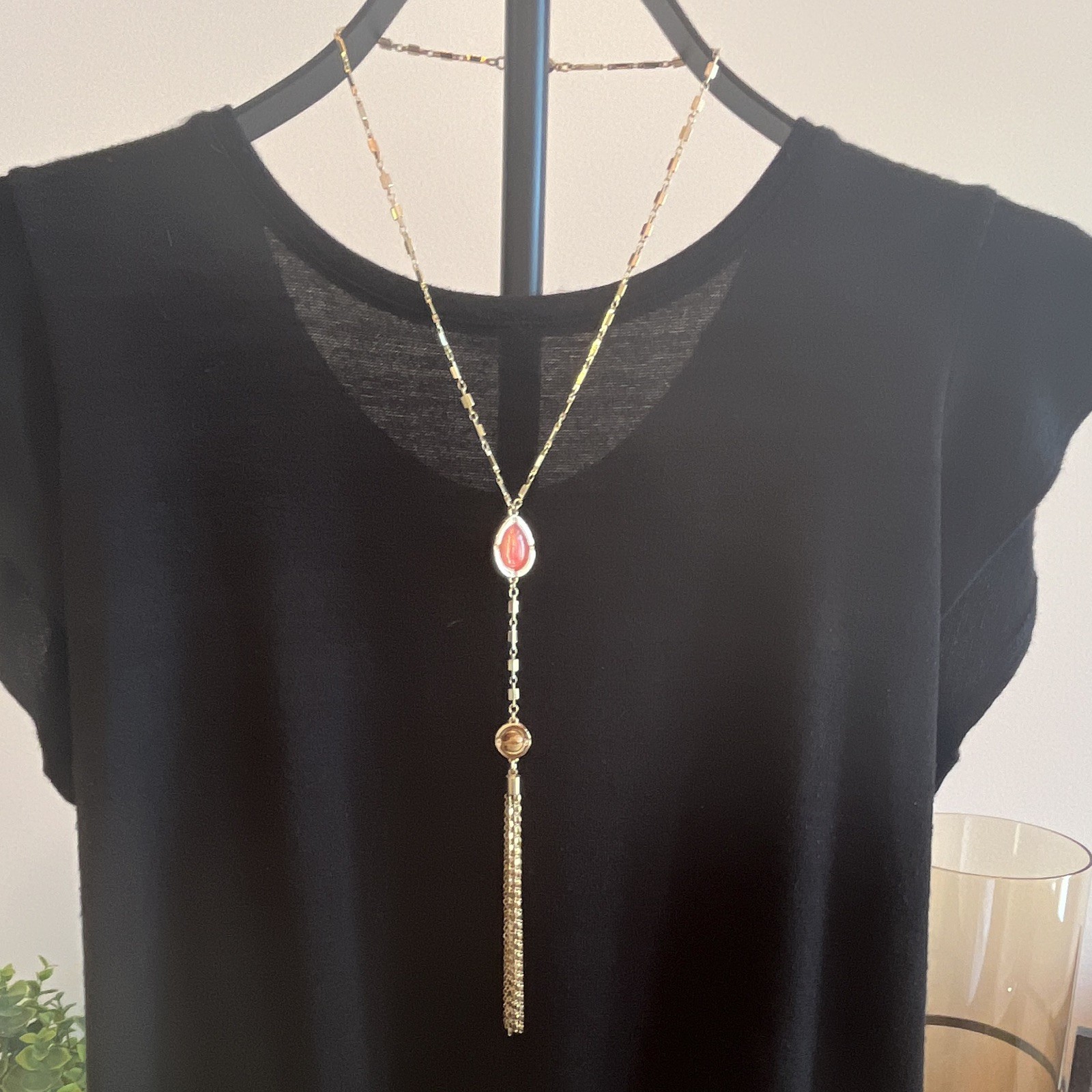 Gold Tone Y-Drop Lariat Necklace Pink Teardrop Bezel Pendant Tassel Bar Link