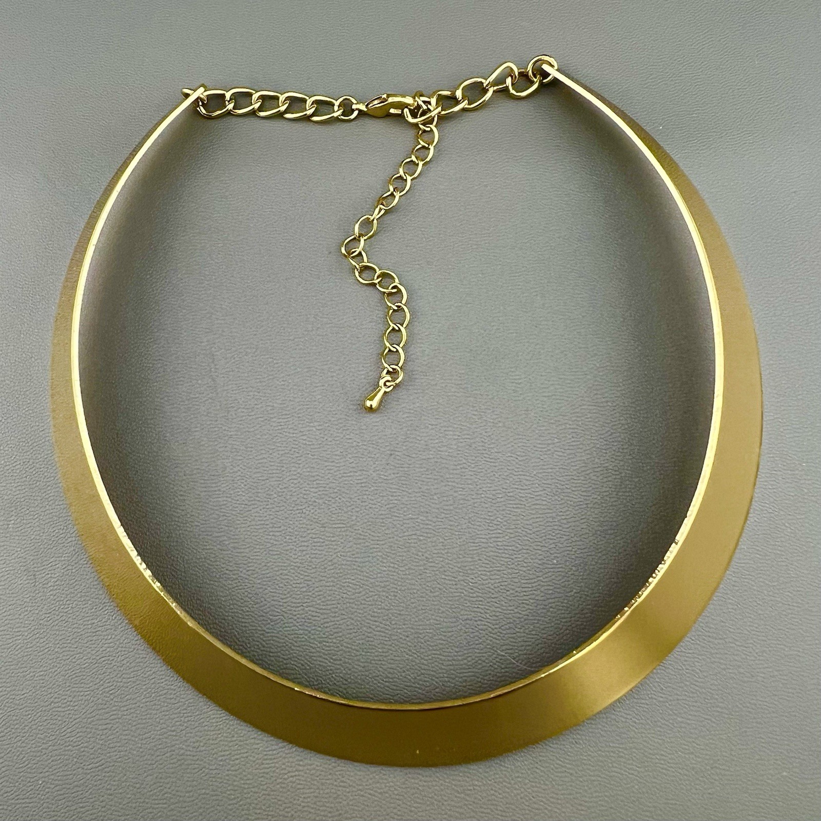 Modernist Collar Necklace Gold Tone Sleek Polished Band
