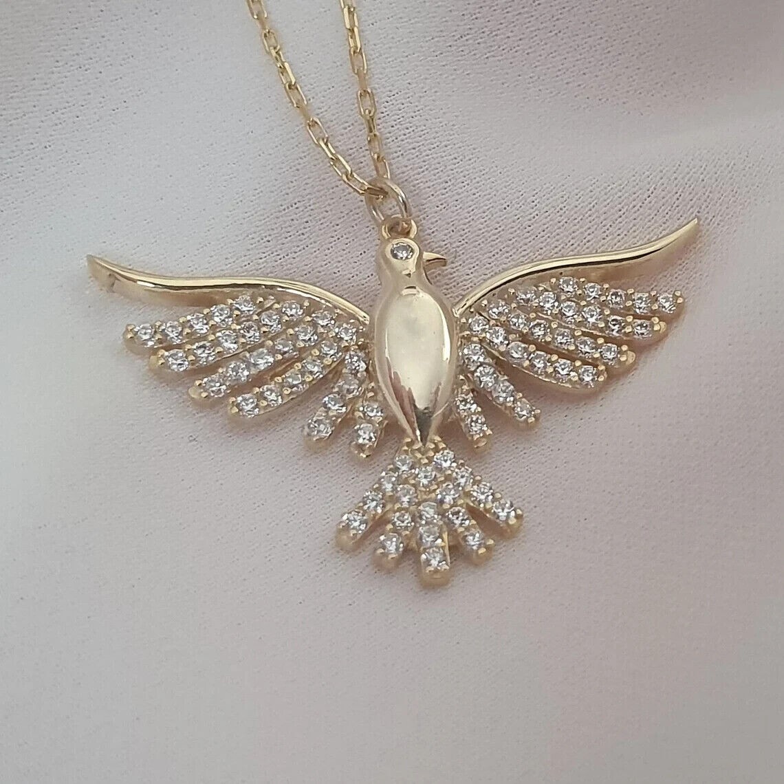 Beautiful 2 Ct Round Cut Diamond VVS1/D Woman’s Pendant 14K Yellow Gold Finish