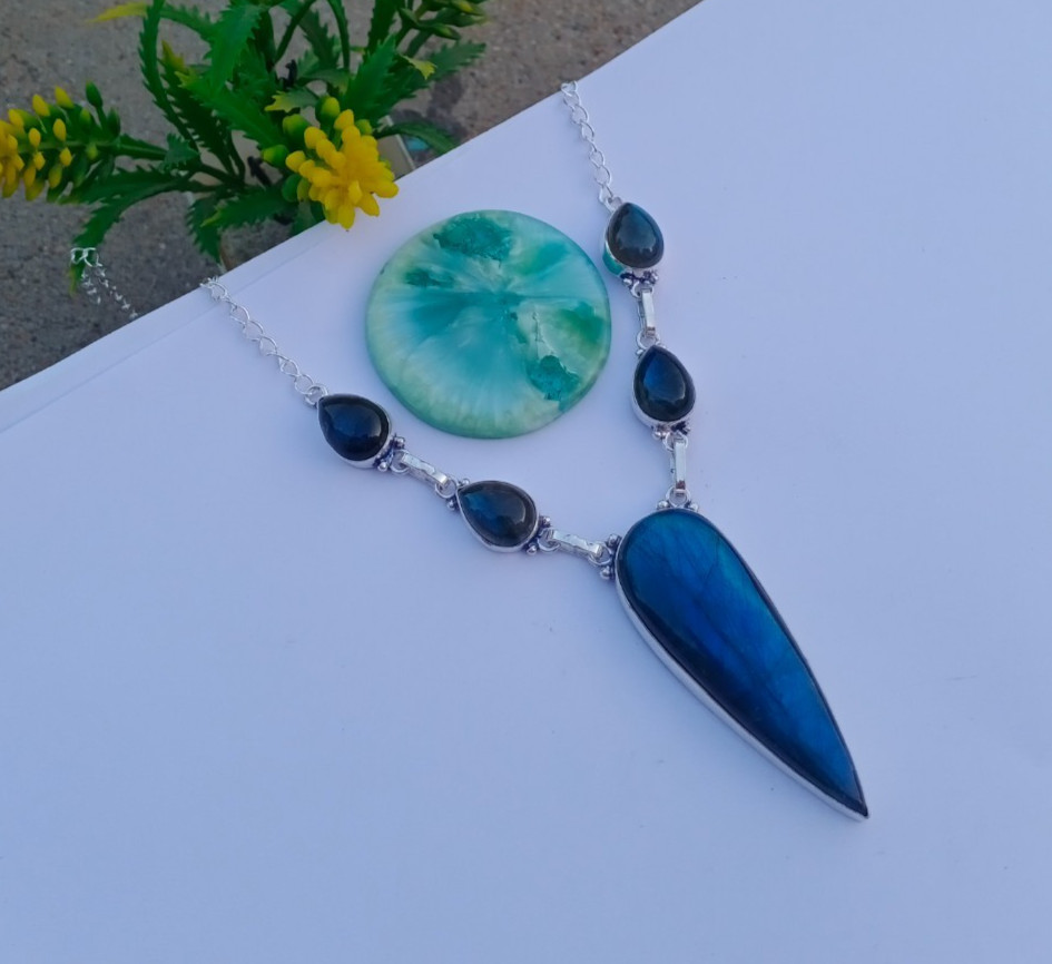 Beautiful Labradorite Gemstone 925 Sterling Silver Handmade Necklace Jewelry