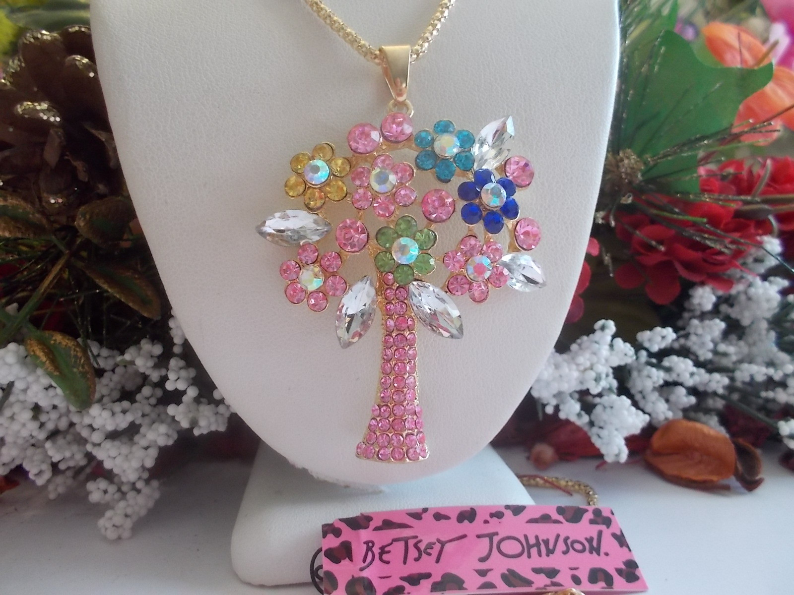 BETSEY JOHNSON LOVELY PINK VASE WITH FLOWER BOUQUET PENDANT CHAIN NECKLACE