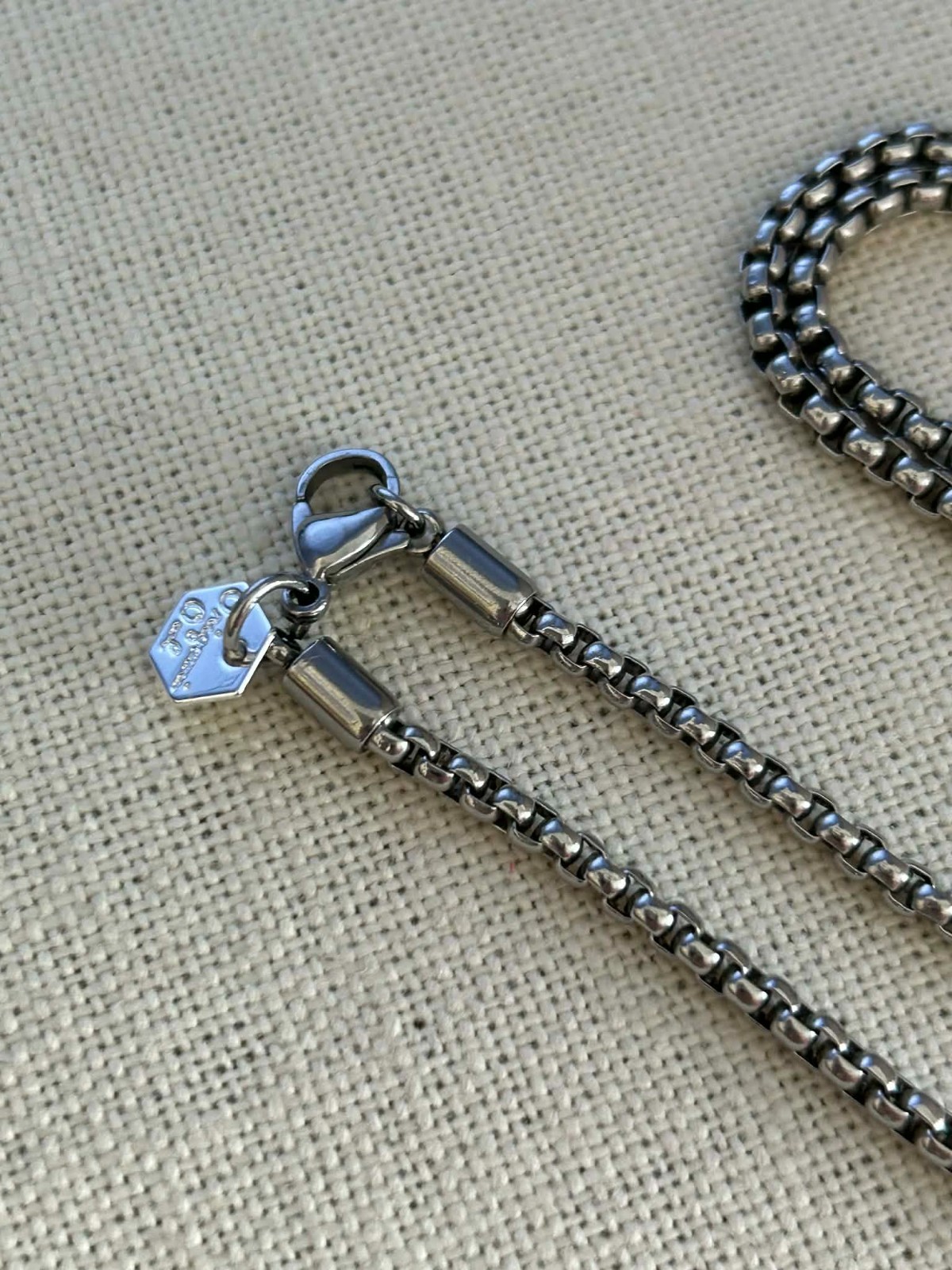 Authentic Origami Owl “HTF” Vintage Silver 26″ 3MM Cube Chain “New”