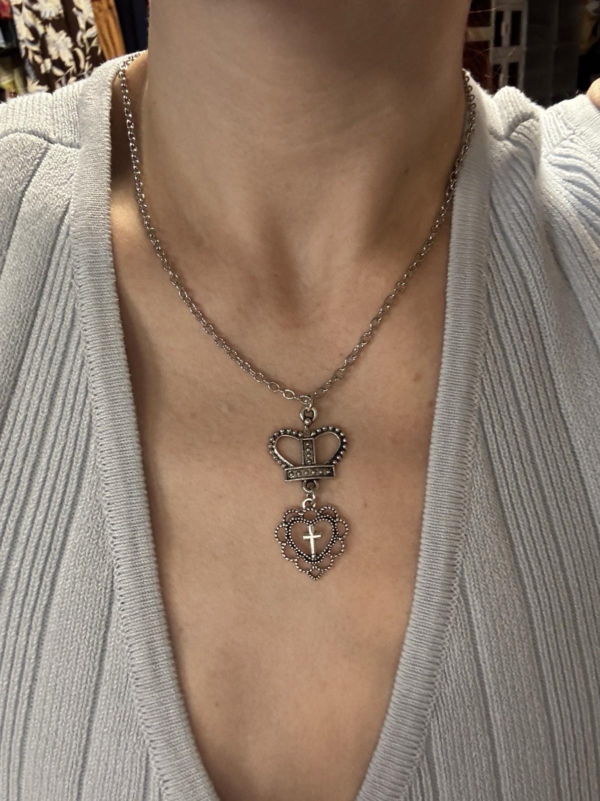 Vintage crown charm w modern heart/cross charm silver tone necklace