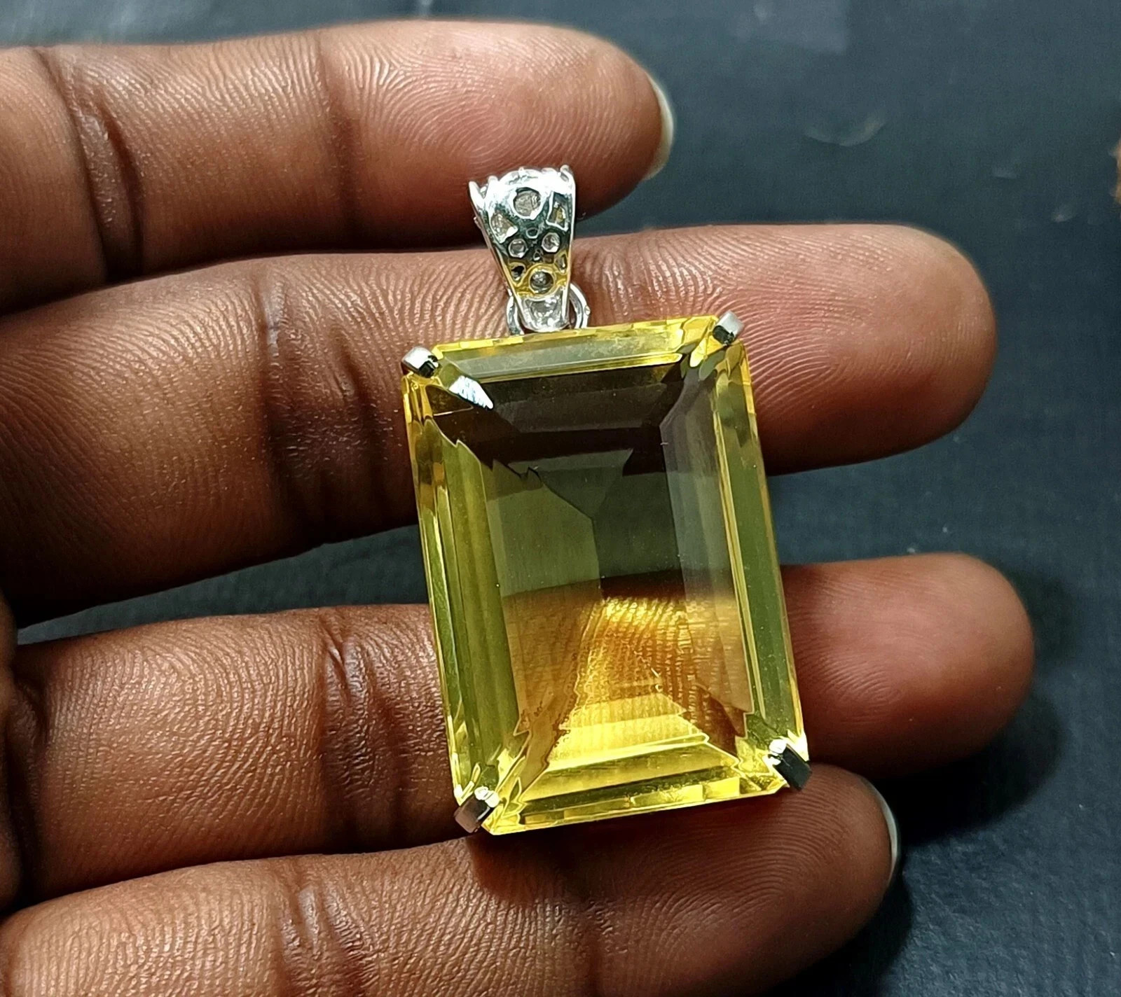 Premium GIE Certified Natural Topaz 121.70 Ct 925 Silver Pendant Mr Gemstone T02