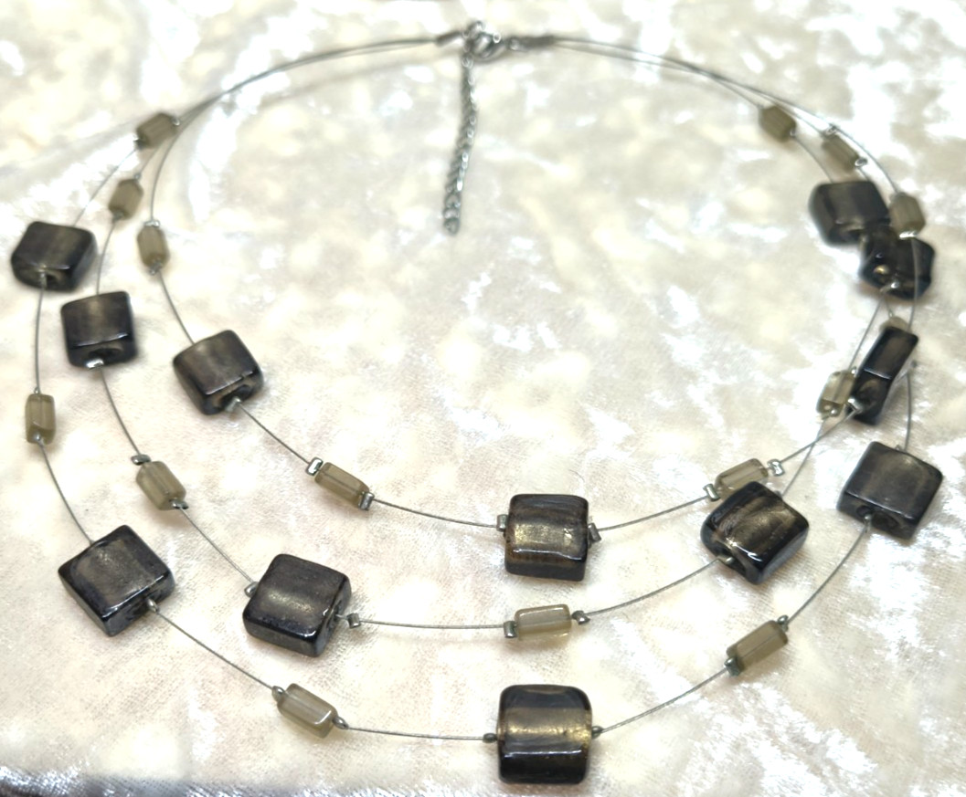 Avon Triple Strand Floating Bead Necklace Grey Glass Wire Collar 40-46cm