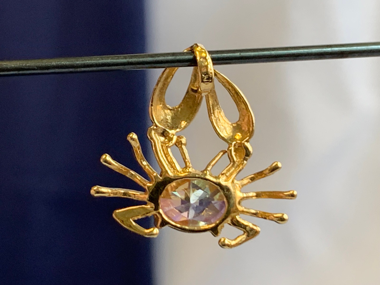 14K Yellow Gold Crab Pendant 1.47g Fine Jewelry Multicolor Stone Charm *READ*