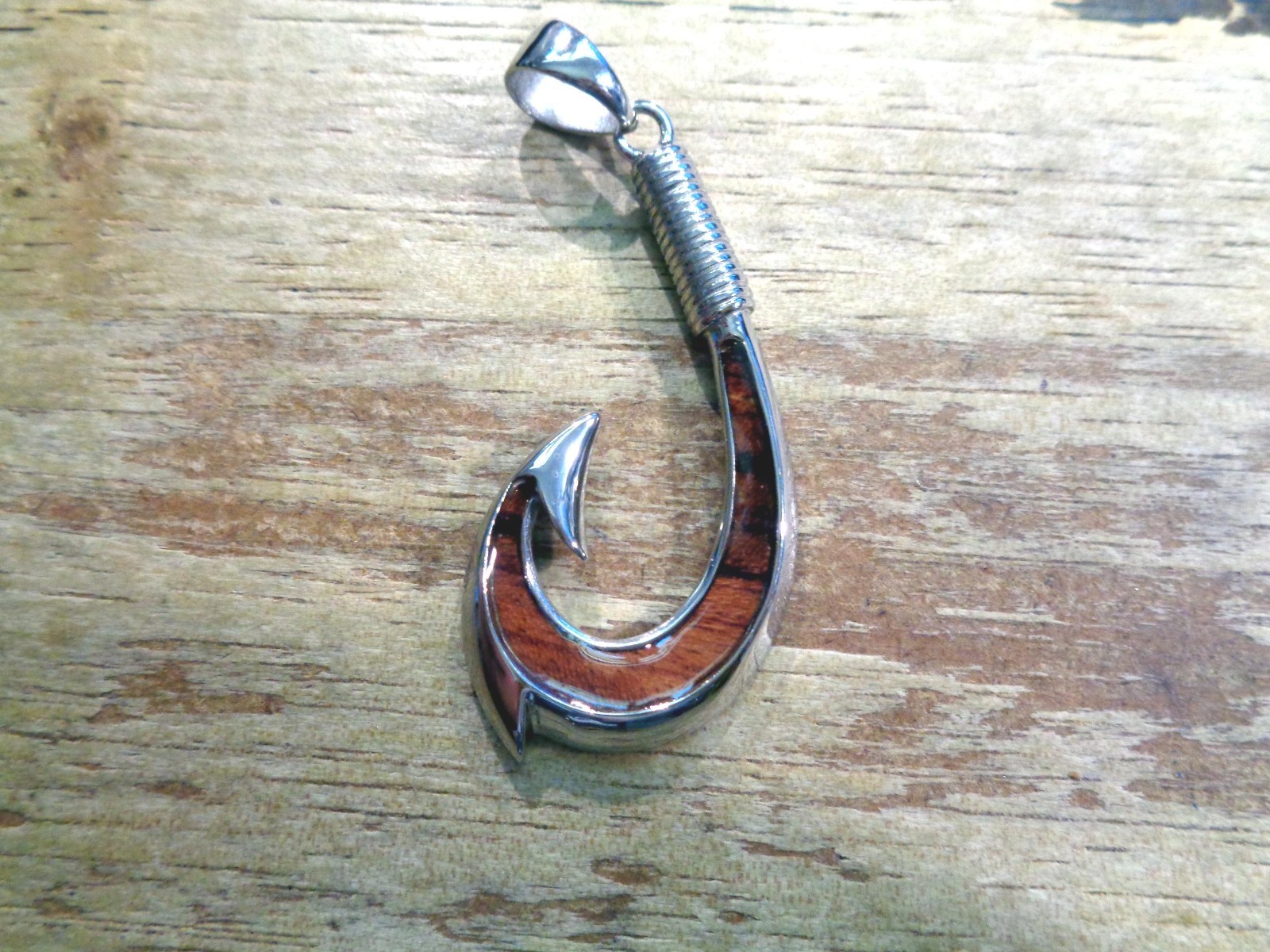 27MM SOLID TUNGSTEN GENUINE INLAID KOA WOOD HAWAIIAN MAKAU FISH HOOK PENDANT RF