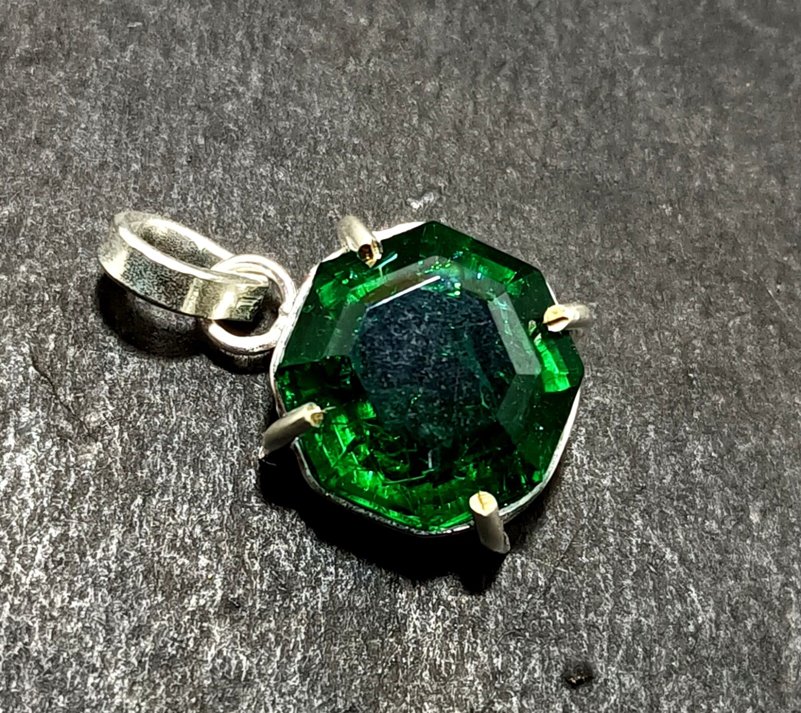 Certified 22.60 ct Natural Emerald 925 Solid Silver Asscher Cut Pendant Gemstone