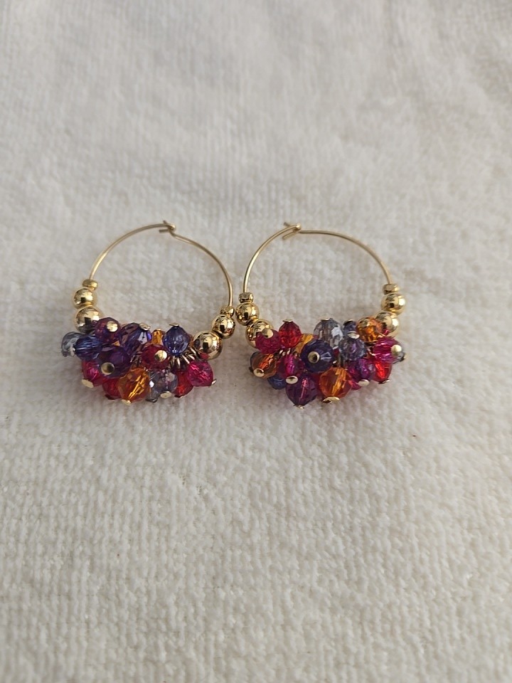 Women’s Hoop earings with beads.