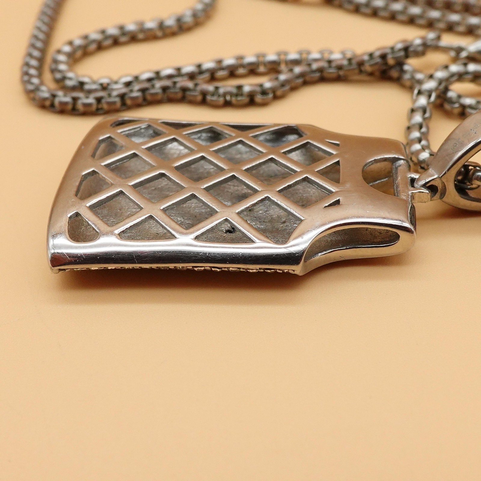 Bryant 24 Jersey Pendant Necklace Silver Tone Chain Sports Statement Jewelry
