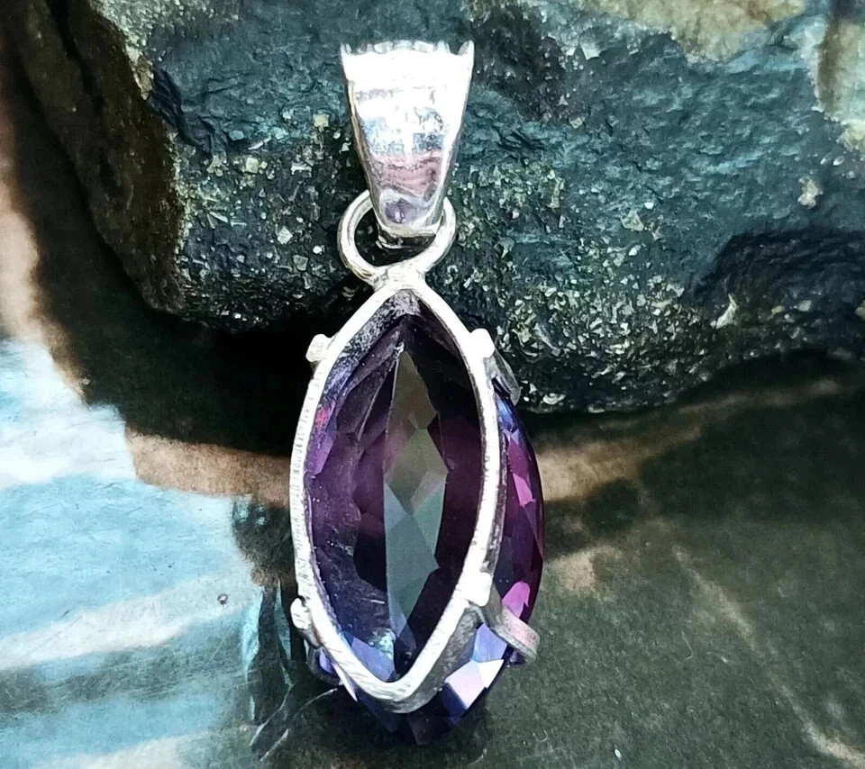 26 CT+ Natural Color Change Marquise Alexandrite 925 Silver Gemstone Pendant