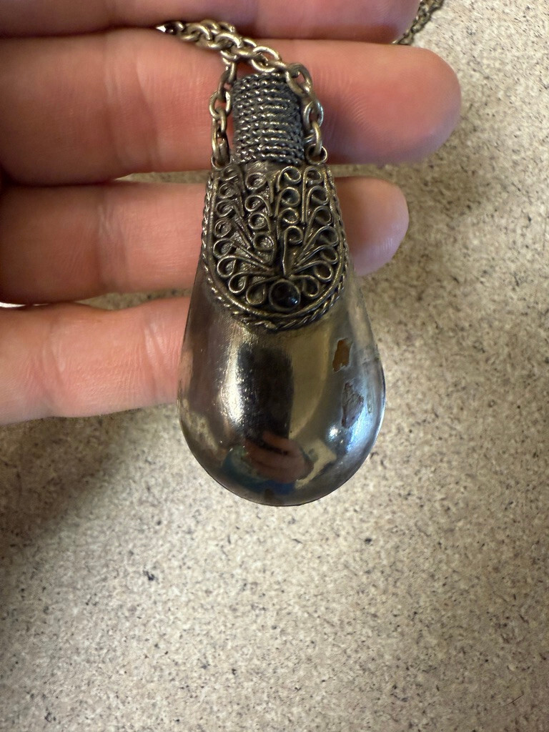 Vintage Tibetan Nepal Tribal Snuff Perfume Bottle Pendant Necklace. NICE STYLE