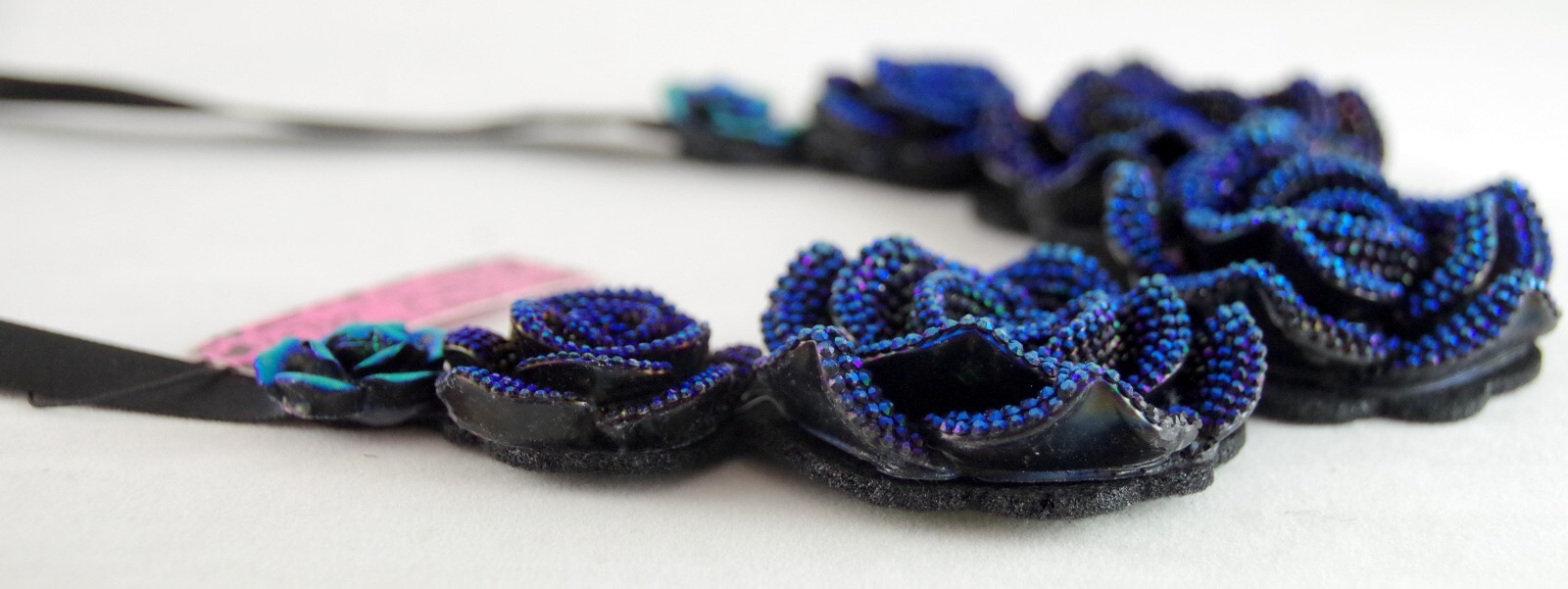 Pretty! BETSEY JOHNSON BLUE AB FACETED 3D ROSE FLOWER RIBBON TIE BIB NECKLACE