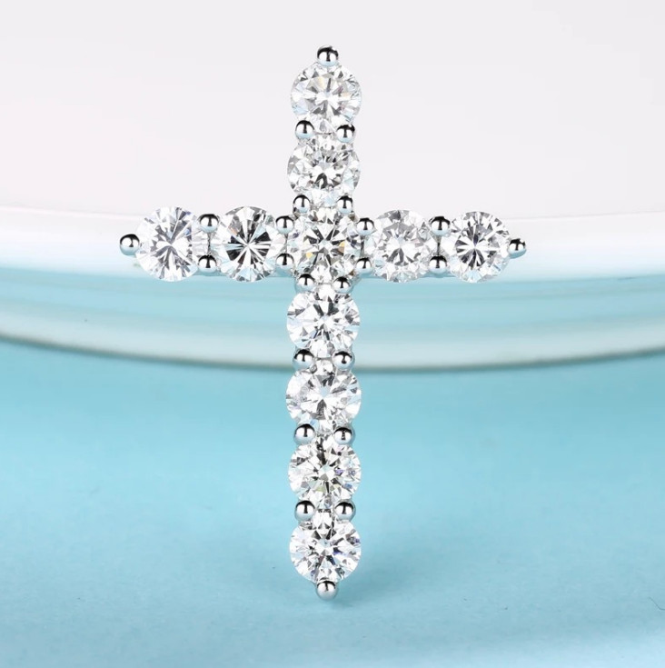 Silver Crystal Cubic Zirconia Cross Pendant Necklace 18″ Chain Gift Box Xmas K38