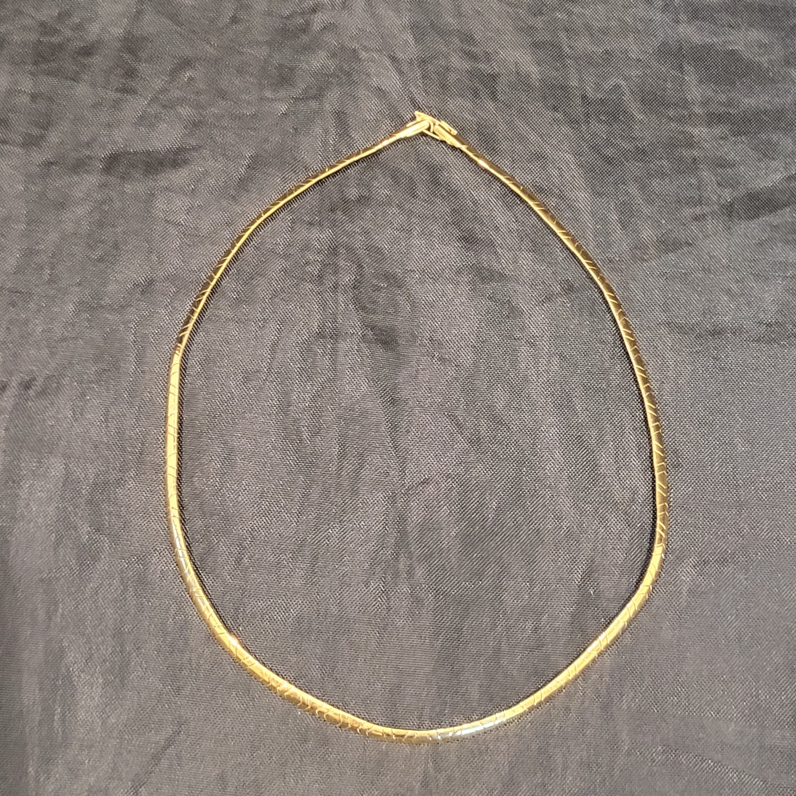 Herringbone 16″ Gold Tone Plate Necklace Flat Collar Style