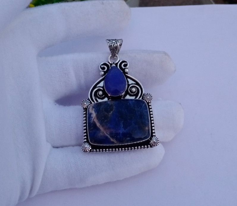 Beautiful Sodalite, Blue Sapphire Gemstone 925 Sterling silver Pendant Jewelry