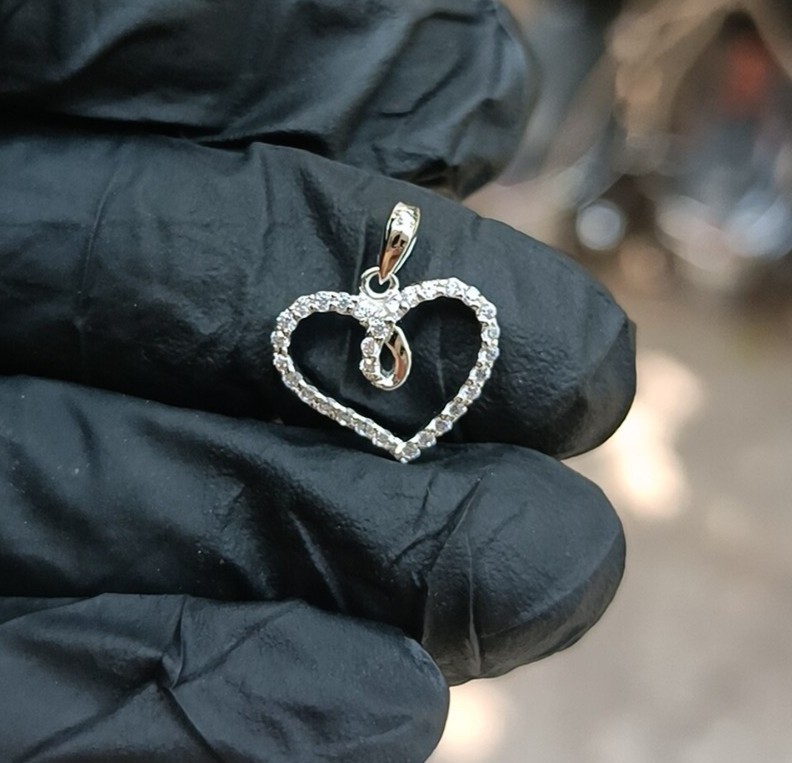2 Ct Round Cut Simulated Diamond Women’s Heart Pendant In 14K White Gold Plated