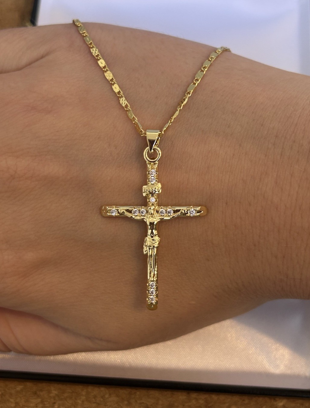9ct Gold CZ Crucifix Cross Pendant & 50cm Italian Baht Chain Gold Filled Unisex