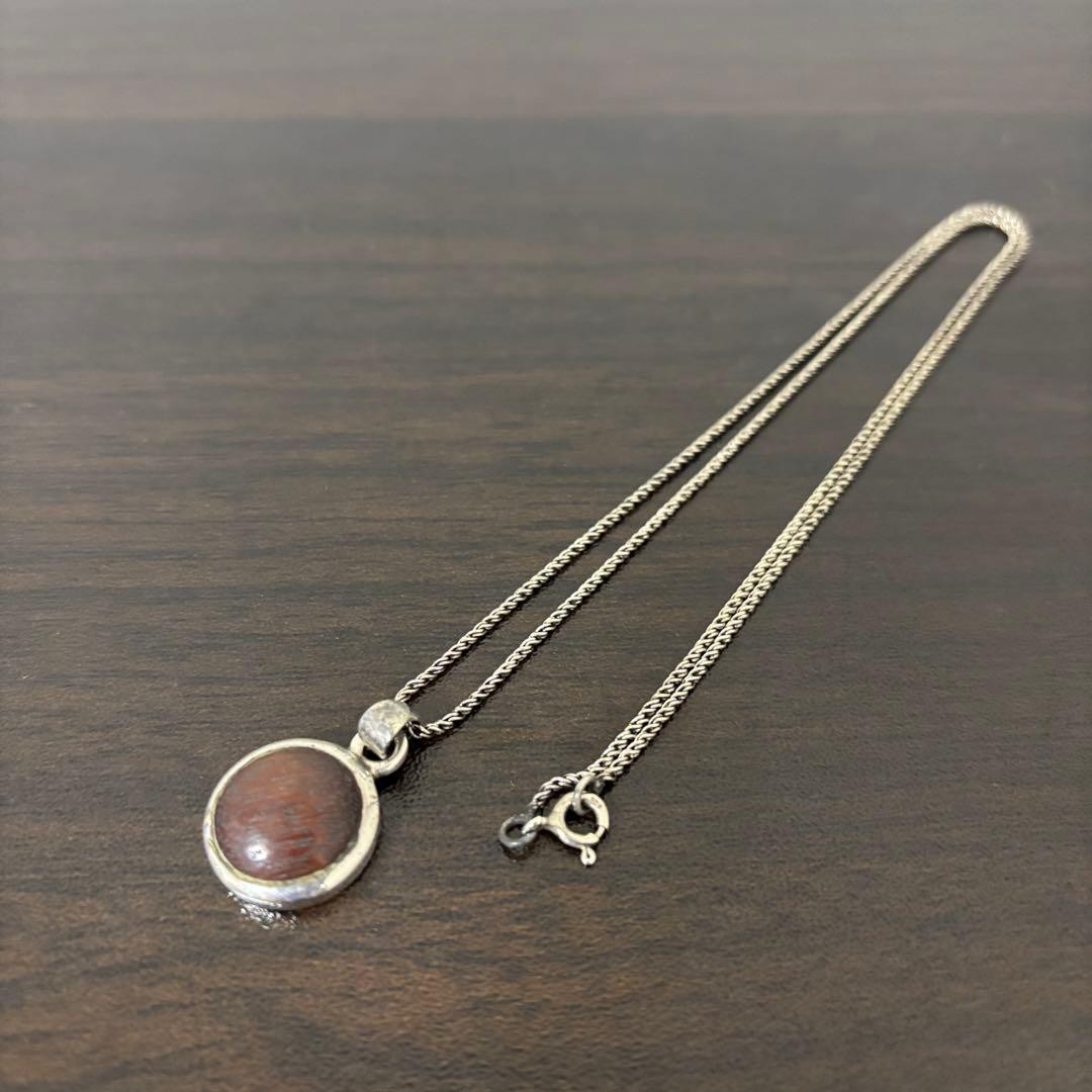 Vintage Silver Wood-Style Round Pendant Necklace