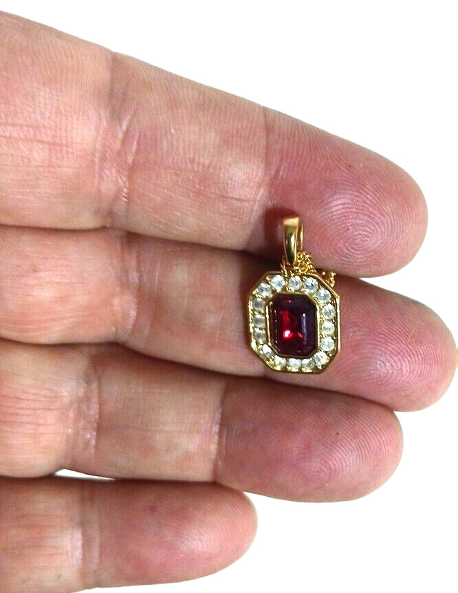 Roman Red Glass Clear Pendant Chain Necklace Gold tone Chain 17.75″