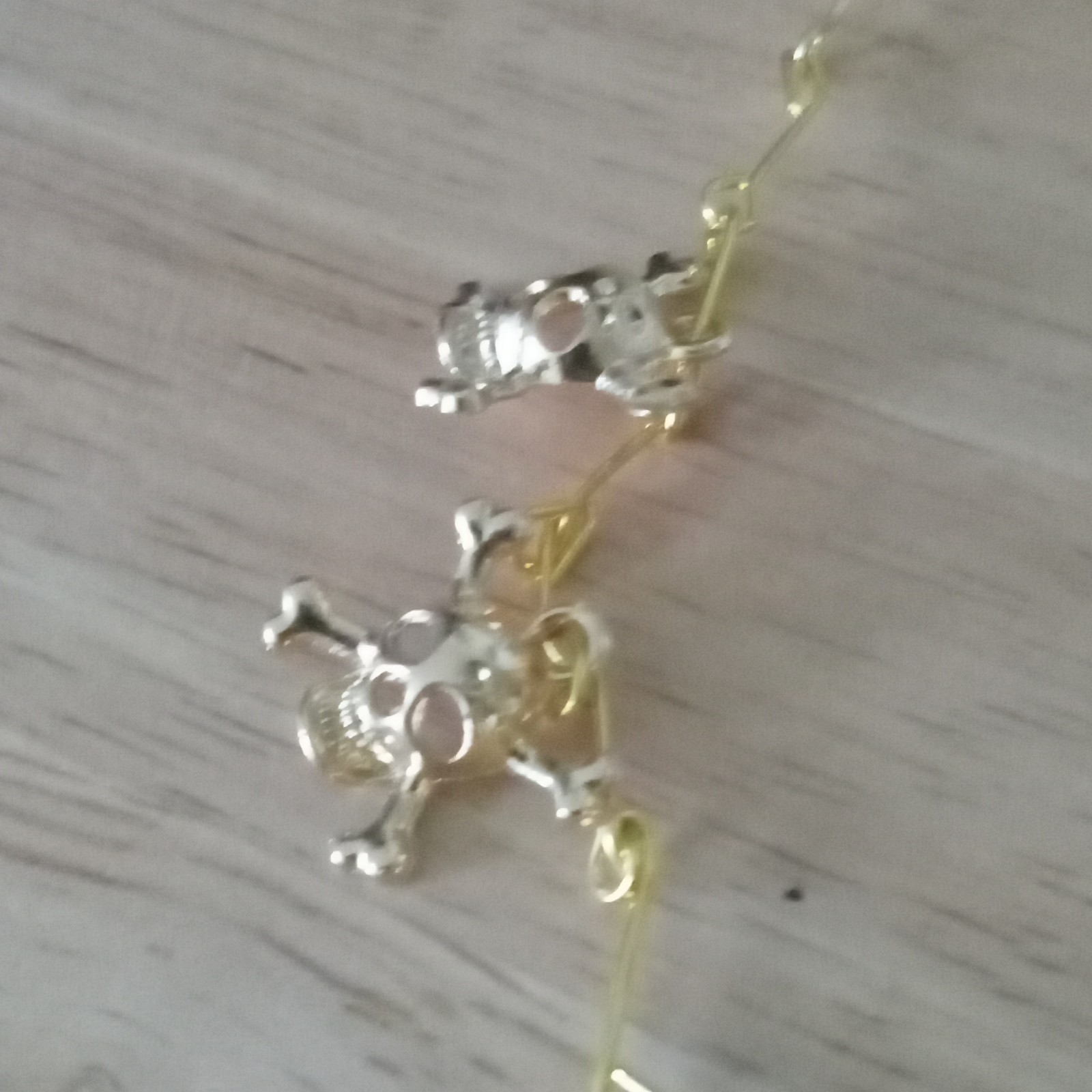 Gold Tone Metal Link Chain Necklace Skull & Crossbones Charm Pendant