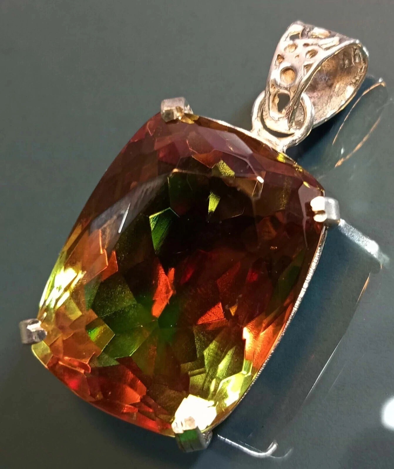Zultanite Natural 53 Ct Color Changing 925 Solid Silver Pendant Locket Gemstone